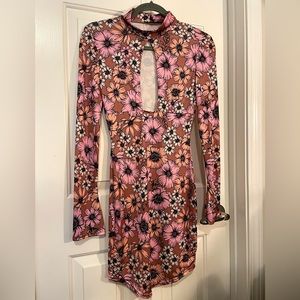 Boohoo SLINKY 70'S FLORAL PRINT CUT OUT MINI DRESS